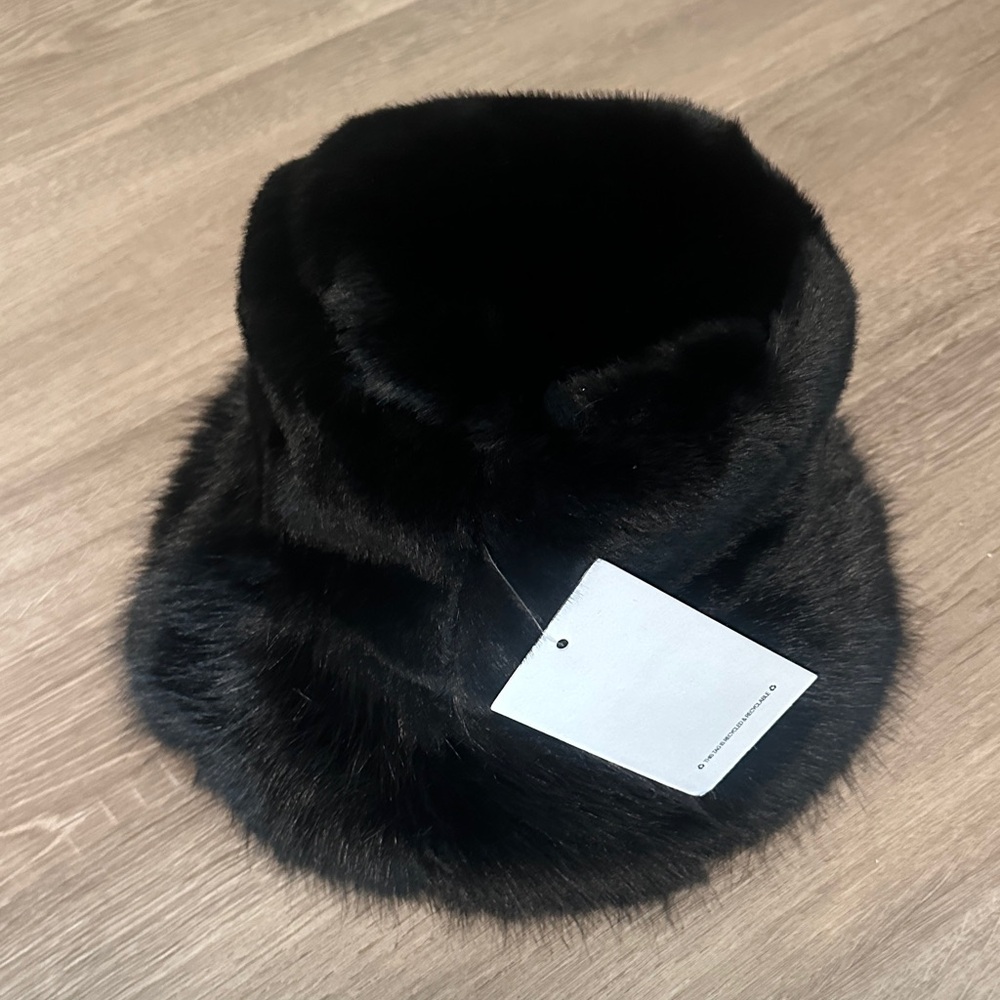 Elegant Black Faux Fur Bucket Hat